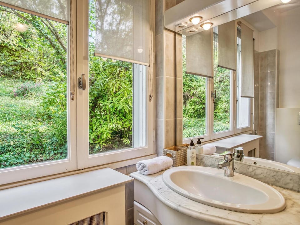 Auberge de la Vallée Verte Hotel in Dreux