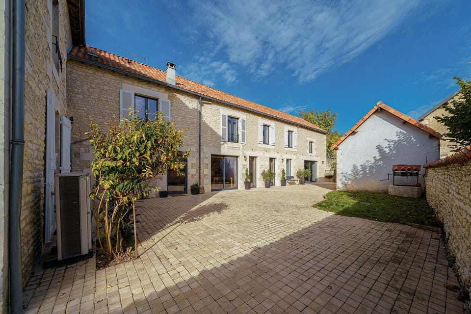 La Longère de Neuville Hotel in Centre-Val de Loire