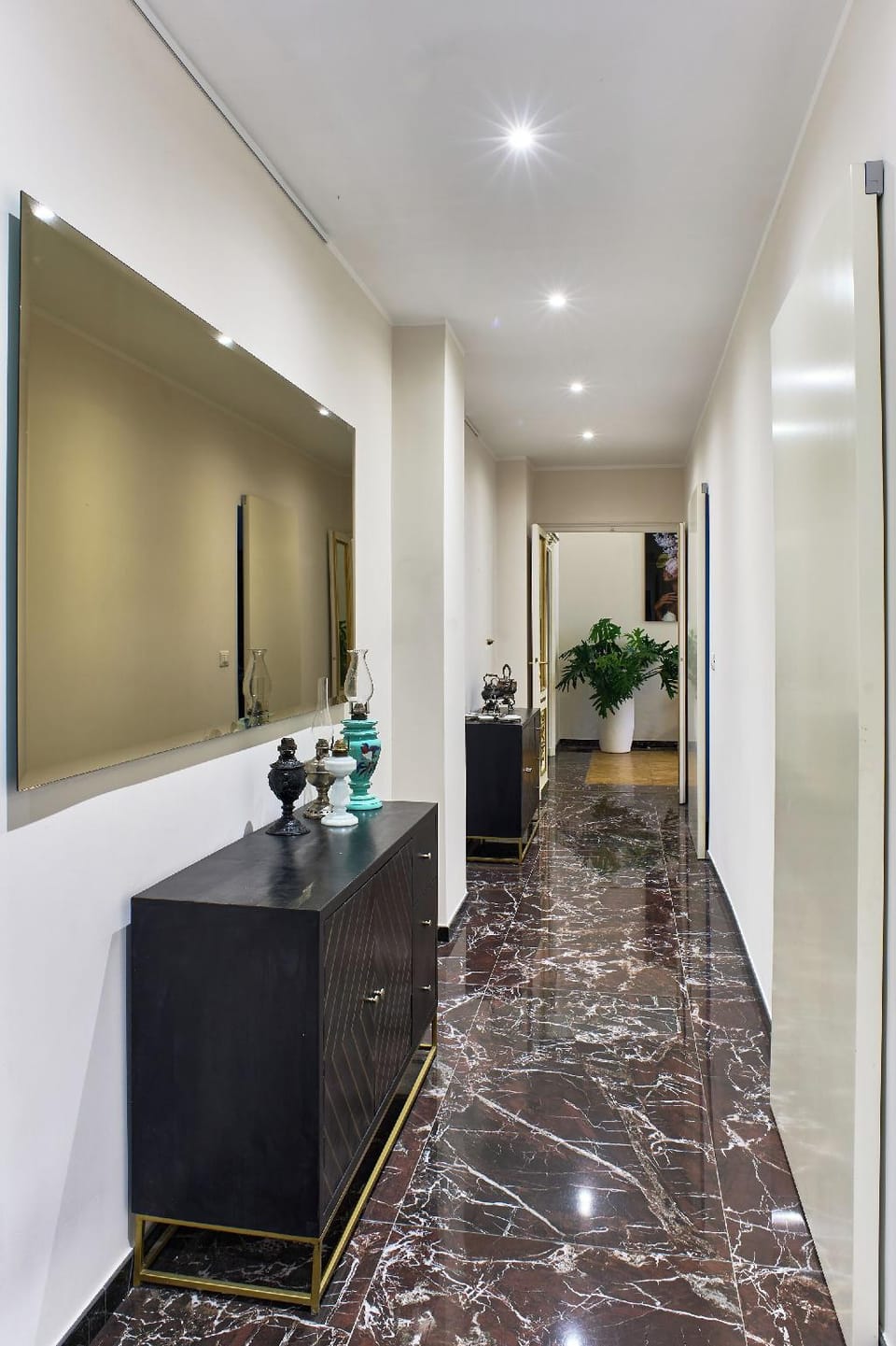 GLAM TIME Hotel in Genoa