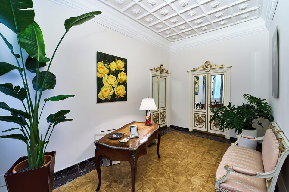 GLAM TIME Hotel in Genoa