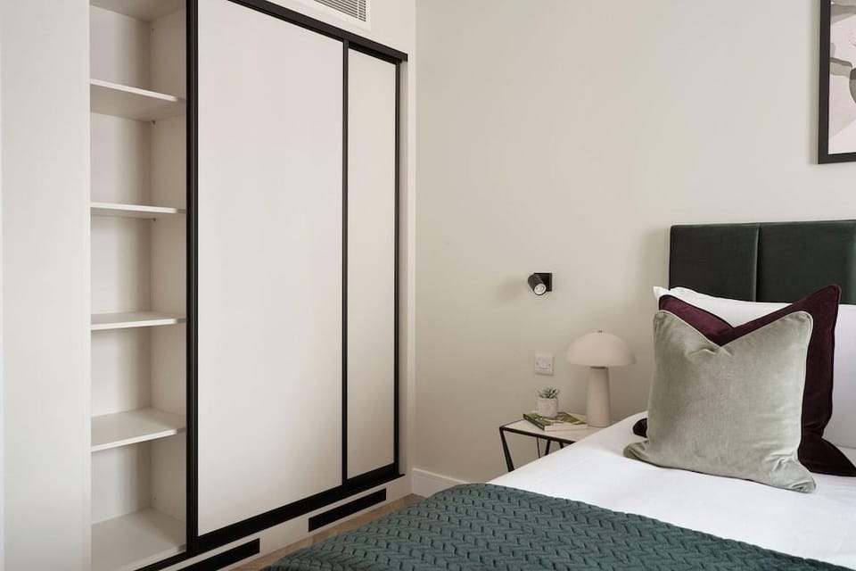 Commercial Road Serviced Apartments - London City East Hotel in London