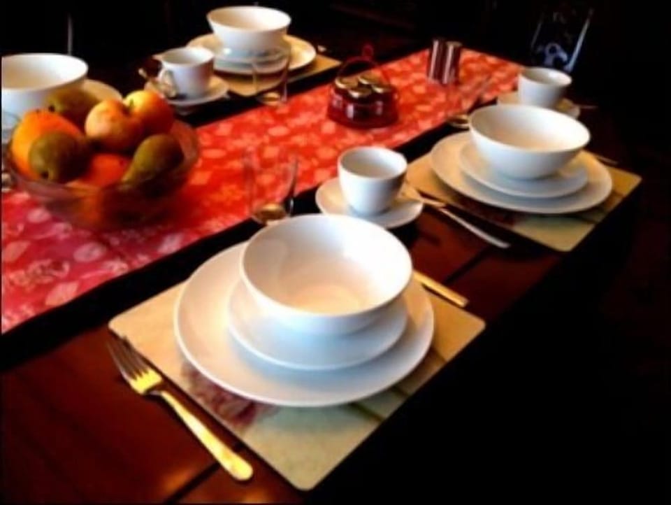 LA B and B Guest Accommodation Hotel in Chichester