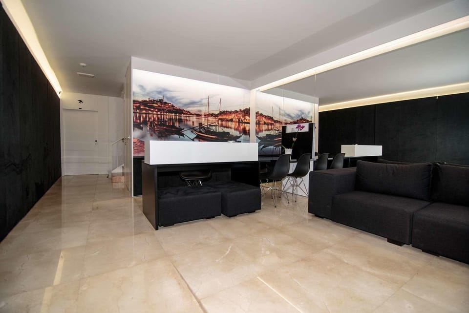 Cathedral Design Apartments Hotel in Porto