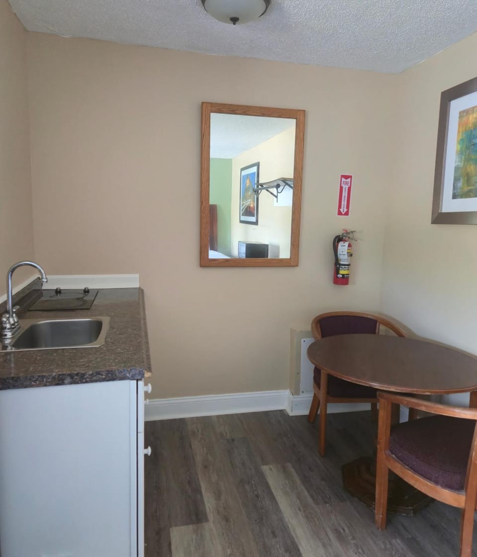 Nashoba Valley Inn & Suites Motel in Middlesex County