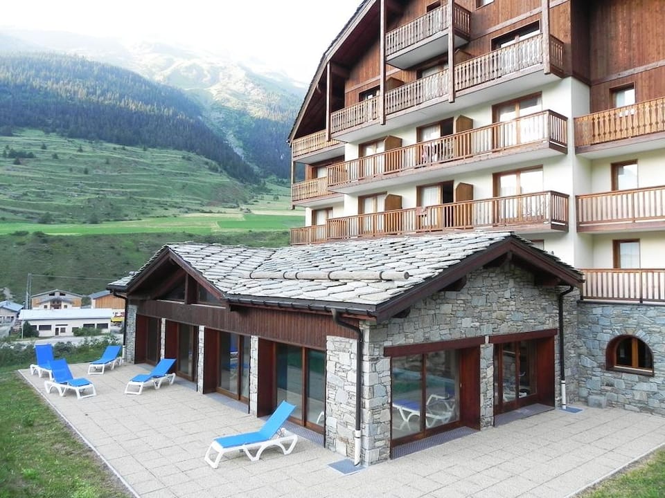 Résidence Lagrange Vacances Les Valmonts Val Cenis Hotel in Auvergne-Rhône-Alpes
