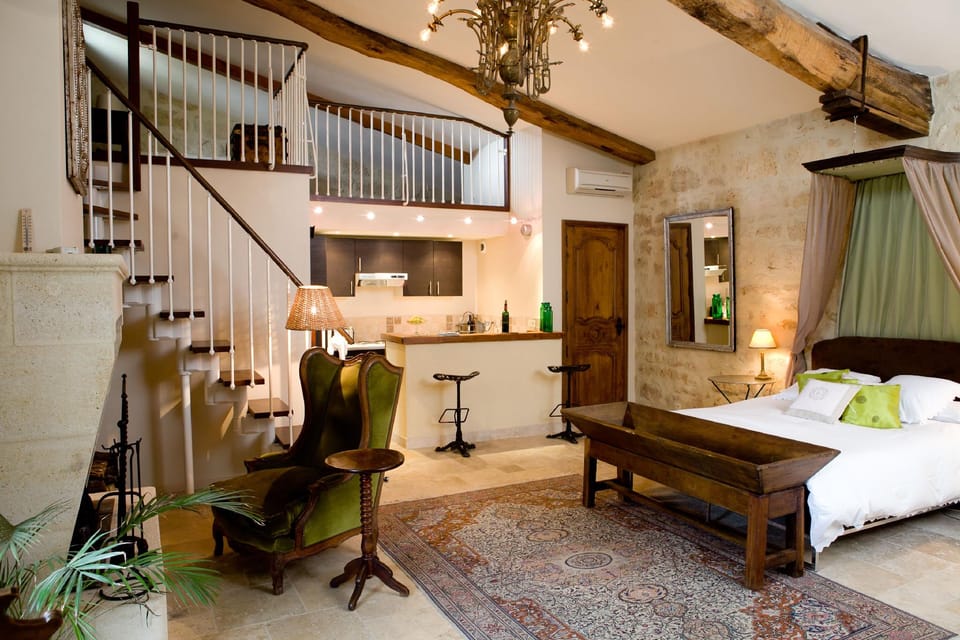 Château Latour Segur Suites & Spa Hotel in Occitanie