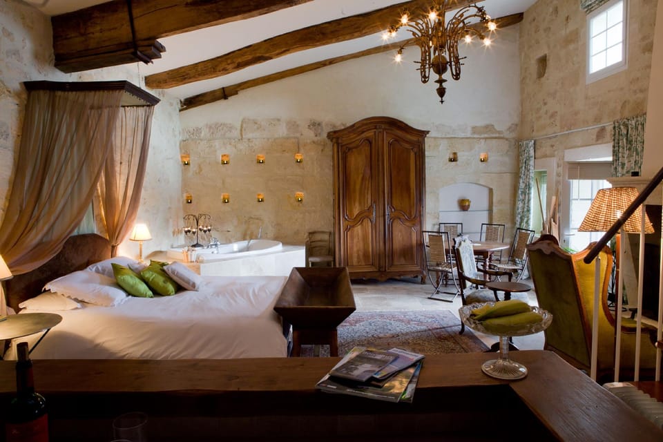Château Latour Segur Suites & Spa Hotel in Occitanie