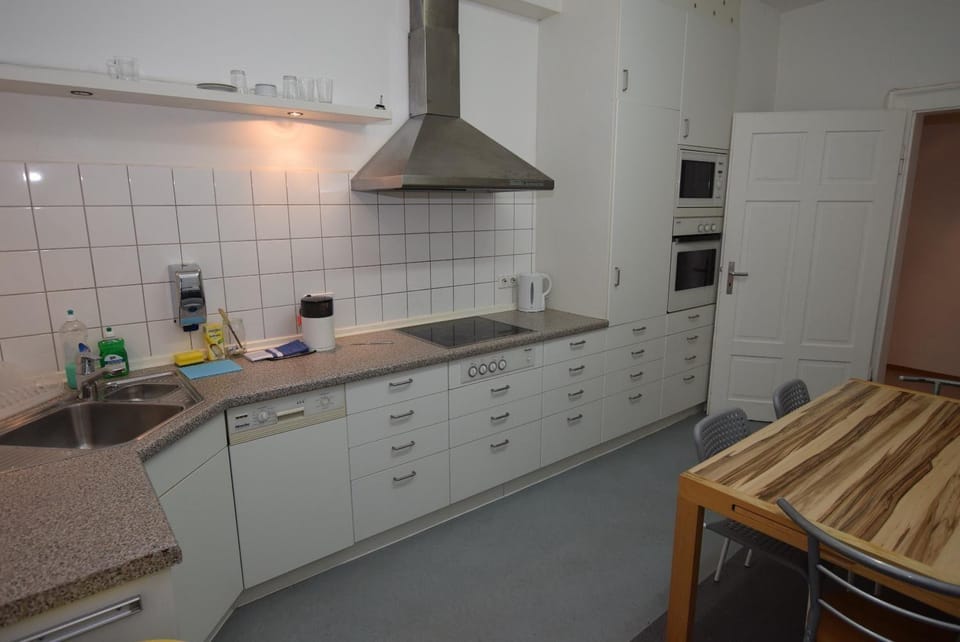 Monteurzimmer Kircheim unter Teck - Hostel Hotel in Baden-Württemberg