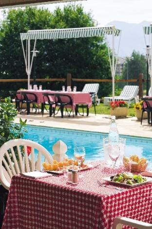 Hôtel Restaurant SPA Les Soldanelles Hotel in Villarembert