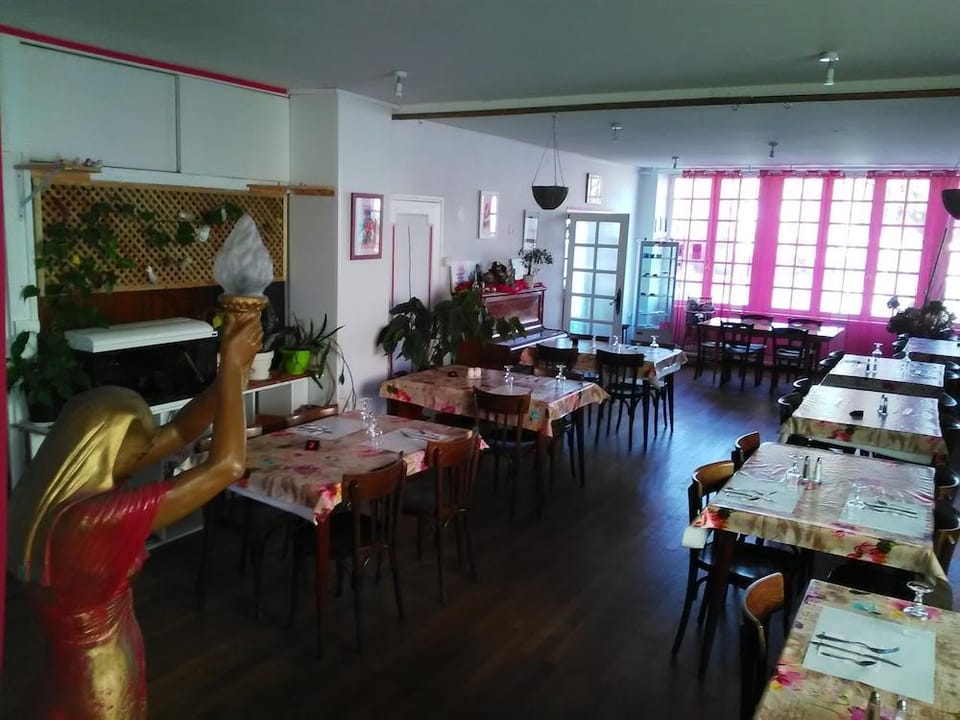 Le Relais de la Marche Hotel in Centre-Val de Loire