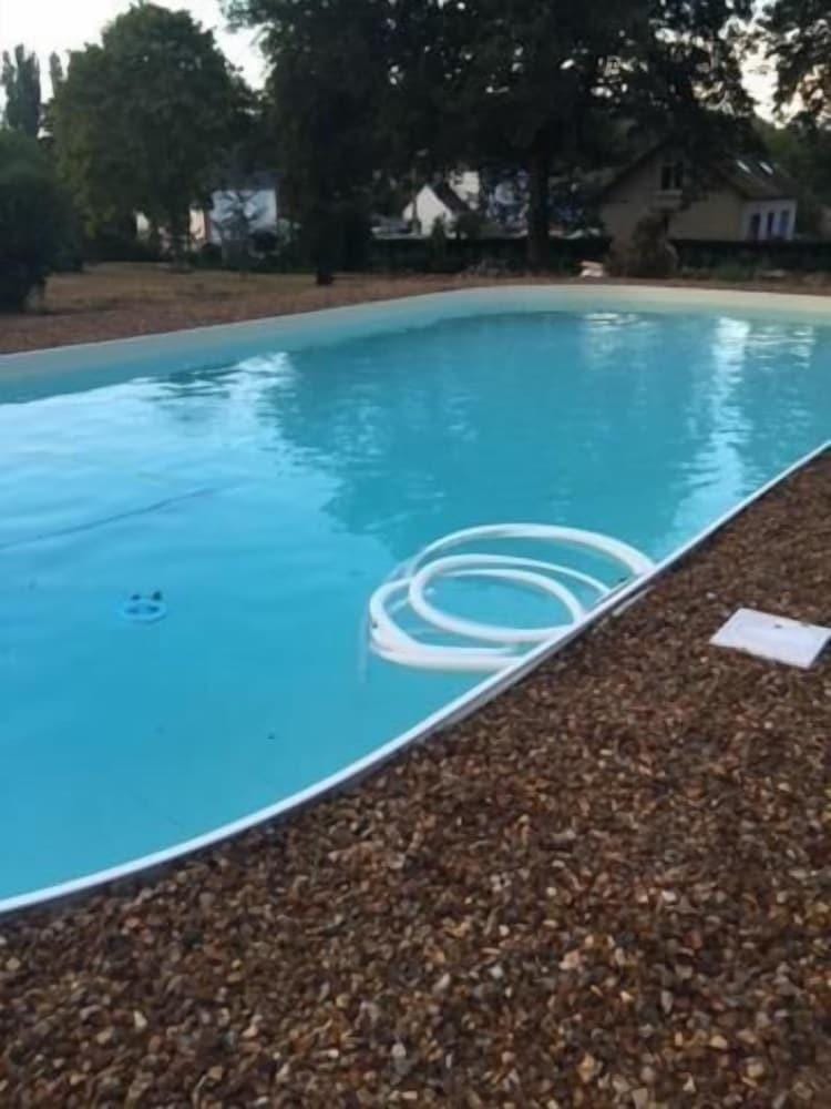 Domaine Des Trois Chênes Hotel in Centre-Val de Loire