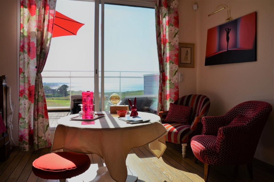 Fenêtres Sur Mer Hotel in Normandy