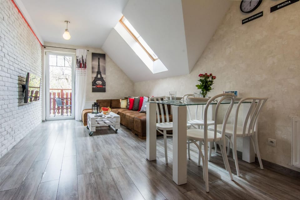 Apartamenty hoteLOVE pod Debami Hotel in Lower Silesian Voivodeship