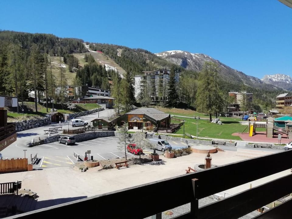 Godille Immobilier Hotel in Uvernet-Fours