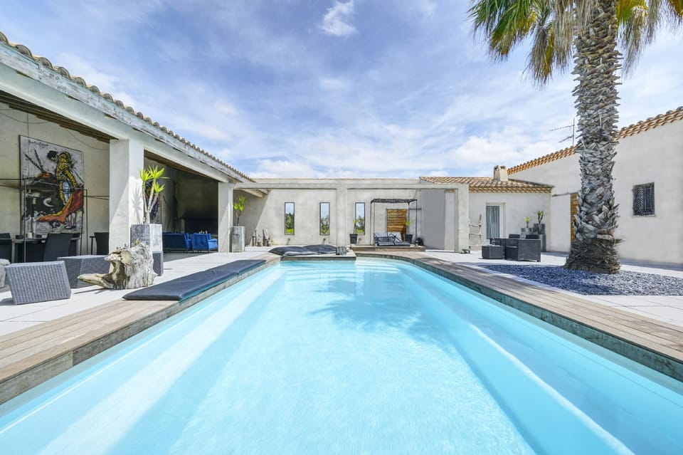 Mas Sainte Marie - Private Hot Tub Suites Hotel in Saintes-Maries-de-la-Mer