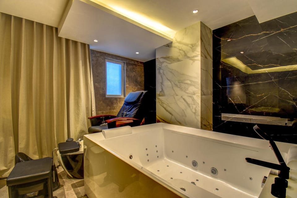 The SSK Solitaire Boutique Hotel and Spa Hotel in Maharashtra