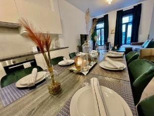 Luxury 2BR 2BA Near Fashion District by OneLuxStay Hotel in Antwerp
