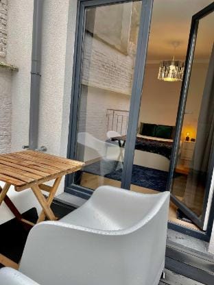 Luxury 2BR 2BA Near Fashion District by OneLuxStay Hotel in Antwerp