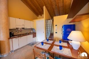 Feeling House - Appartamento Alba Chiara Hotel in Salo