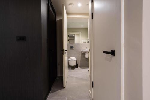 Verdana Suite   1BD Flat Near Centre Hotel in Salford