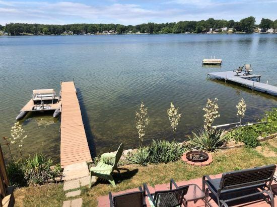 Stone Lake Cottage Middlebury in Boat Fish Getaway Hotel in Indiana
