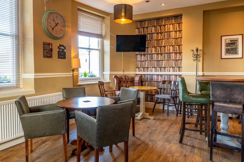 Castle Court Hotel in Castle Street