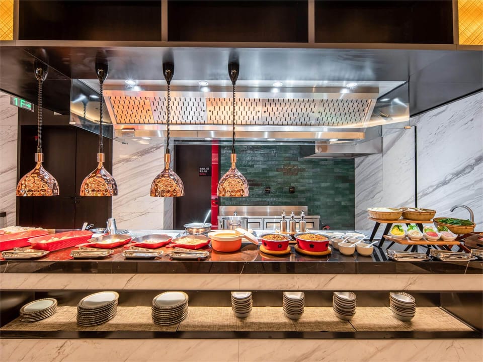 Radisson RED Xuzhou Yunlong Lake Hotel in Jiangsu