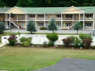 Ludlow Colonial Motel Motel in Ludlow