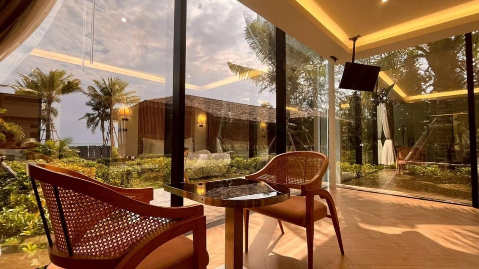 Mirror Mirror Hotel Cafe & Restaurant Hotel in Thailand
