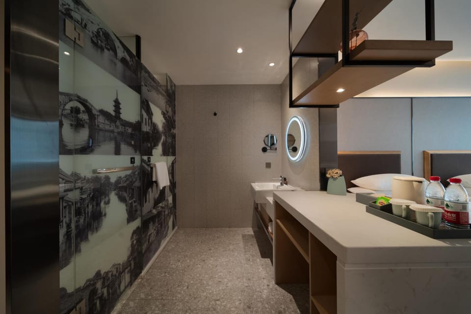 New Century Manju Hotel Huzhou High-speed Railway Station Hotel in Suzhou