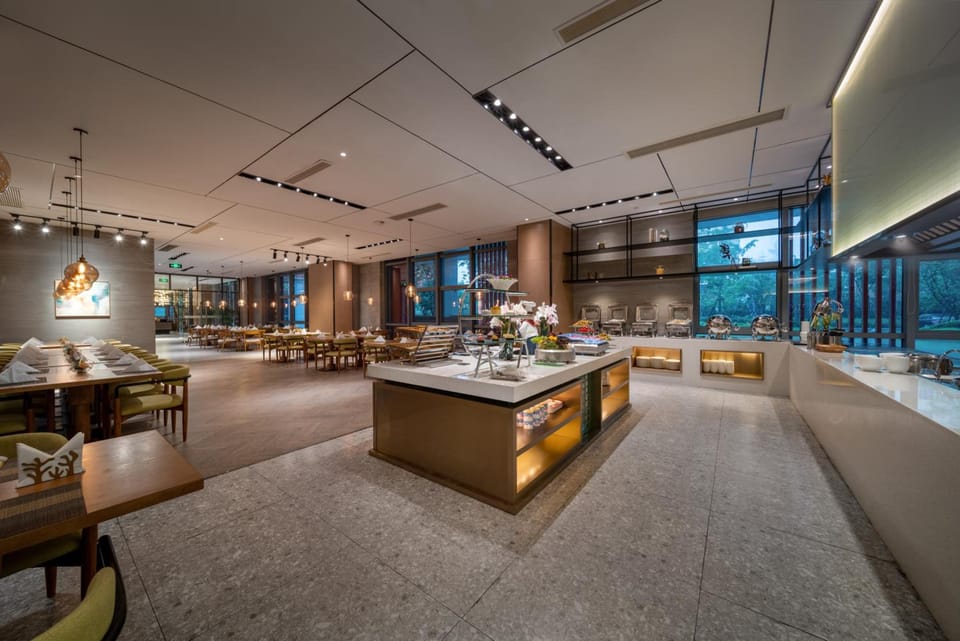 New Century Manju Hotel Huzhou High-speed Railway Station Hotel in Suzhou