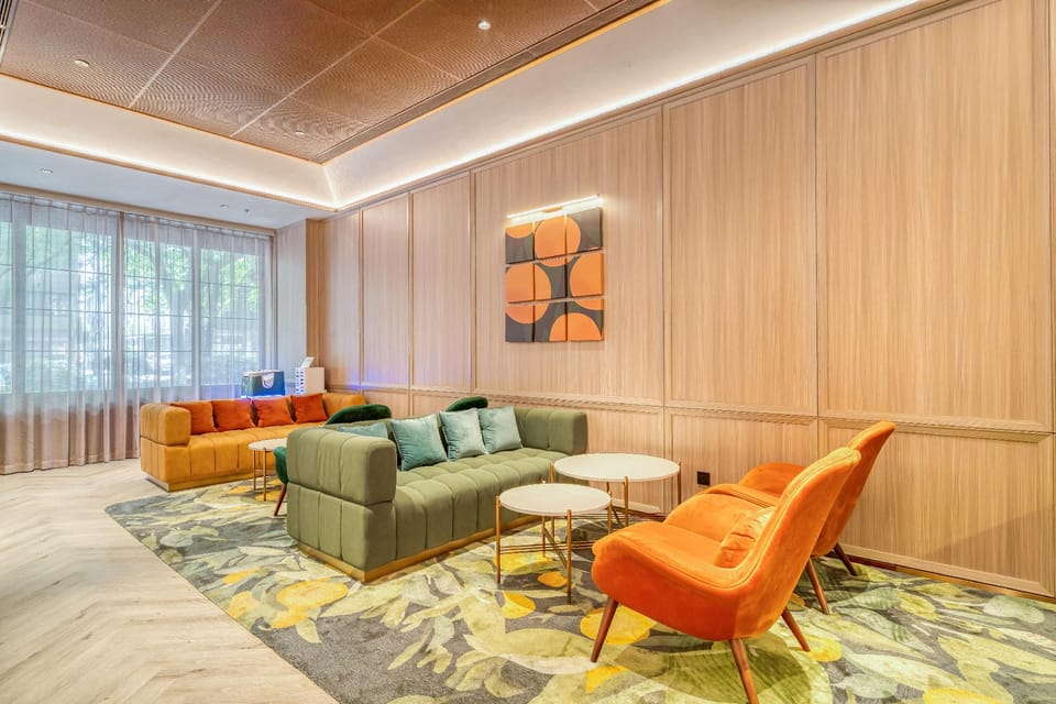 Orange Hotel Hangzhou West Lake Lakeside Hotel in Hangzhou