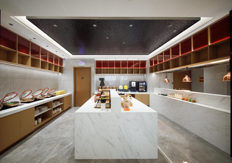 Starway Hotel Huaibei Renmin Middle Road South Bus Station Hotel in Jiangsu