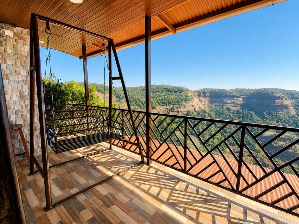 Matheran Ovi Holiday Cottage - Valley View Hotel in Maharashtra