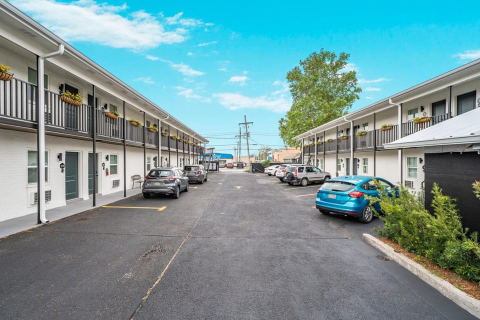 Redamo Suites Motel in Jefferson