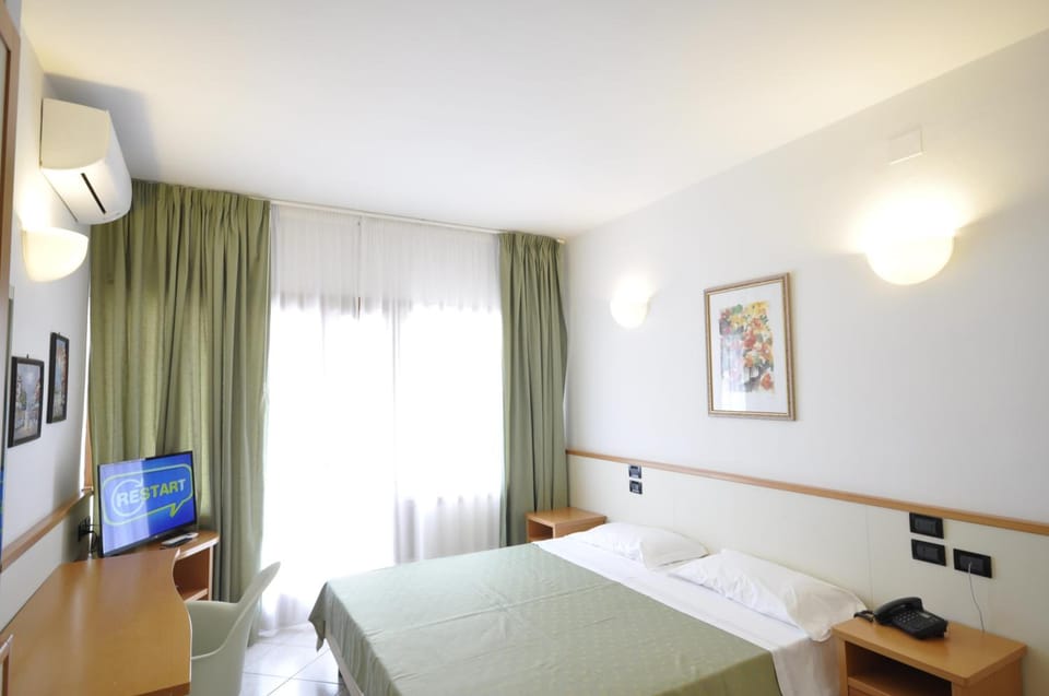 Shared lounge/TV area