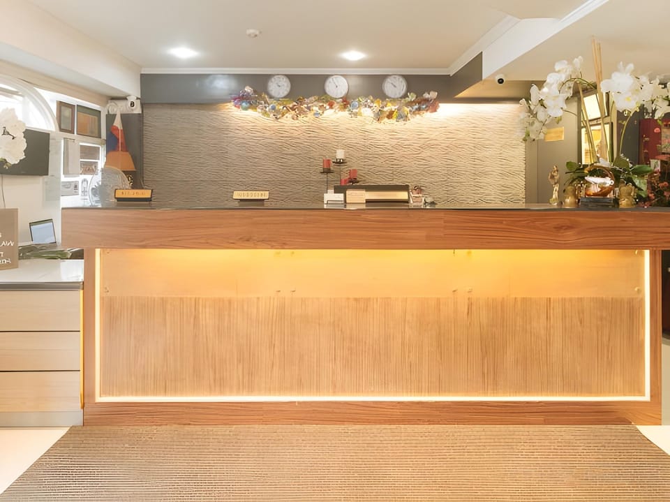 Comfy Inn Manila Kalaw by RedDoorz  Hotel in Manila City