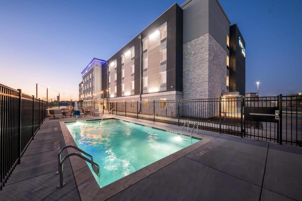 Everhome Suites Waco Hotel in Waco