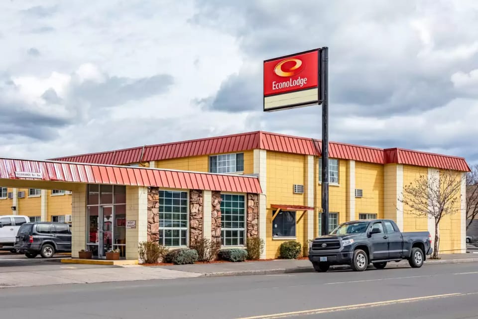 High Desert Inn Hotel in Prineville