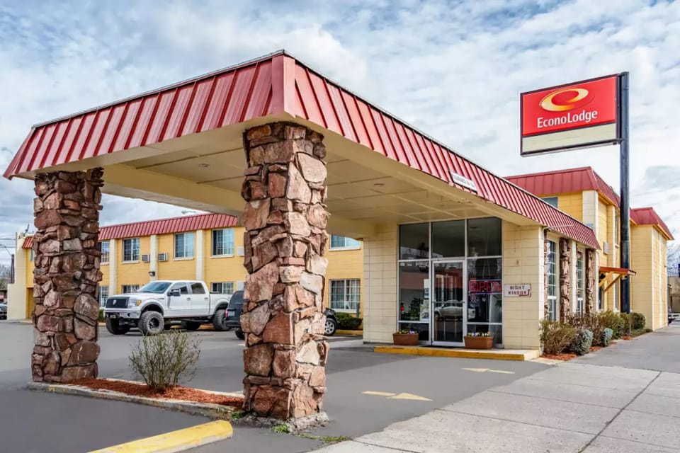 High Desert Inn Hotel in Prineville