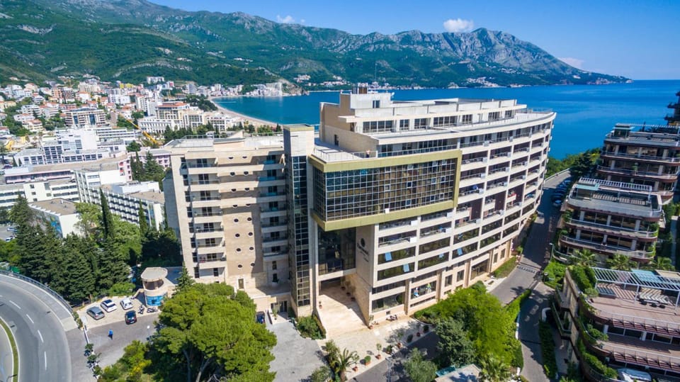 Sea View Apartments MonteBook Hotel in Budva