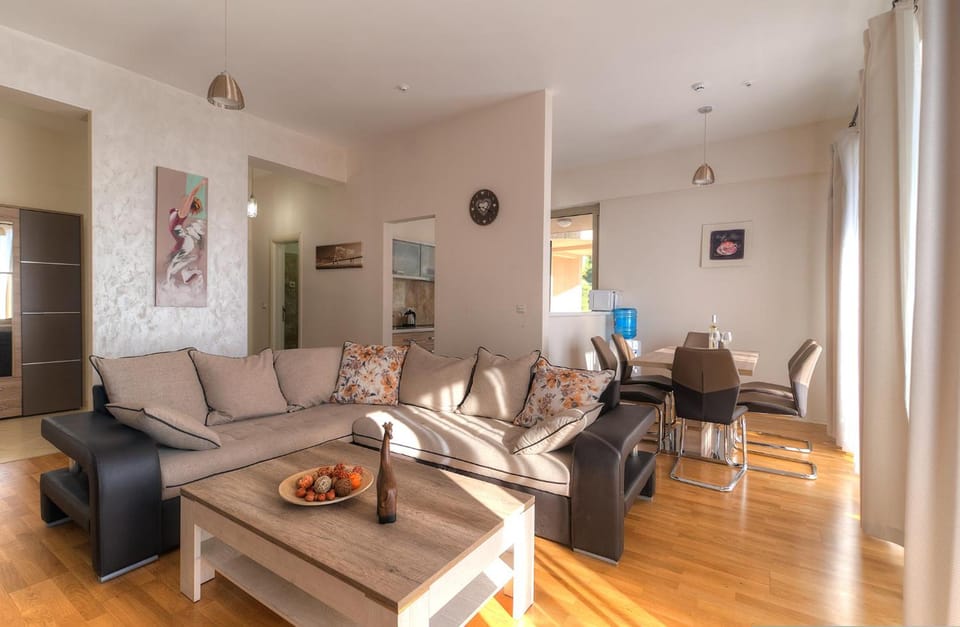 Sea View Apartments MonteBook Hotel in Budva