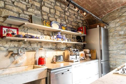 Villa Leonetti B&B - Restored Stone Villa - UNESCO Langhe Region Hotel in Liguria