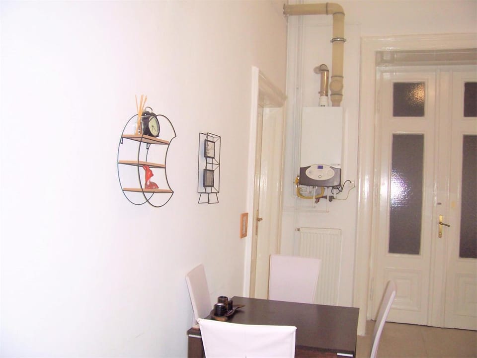 Universal Apartment Budapest Hostel in Budapest