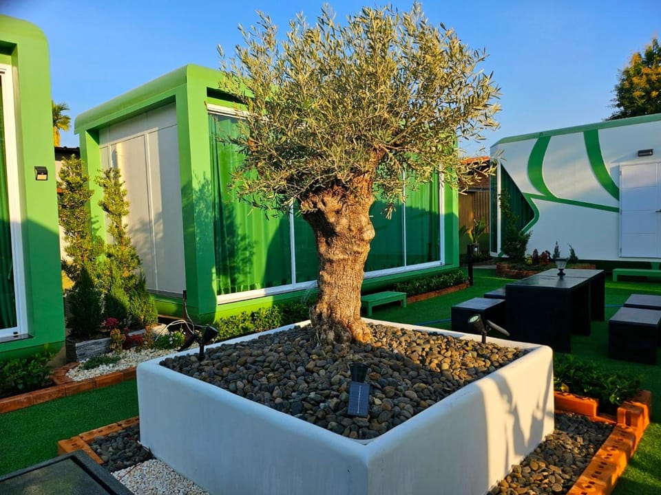 The Wisteria Resort  Capsule hotel in Laos