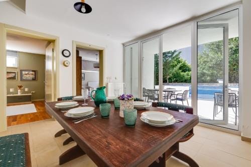 Villa Hedonia with heated pool, Diklo Hotel in Zadar