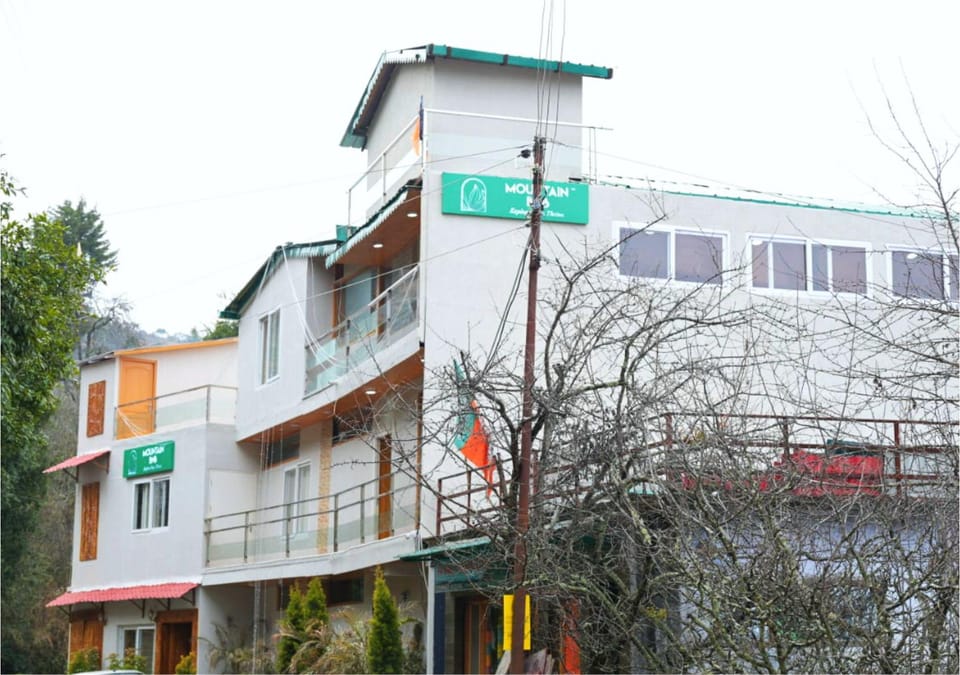 Mountain BNB Hartola Hotel in Uttarakhand