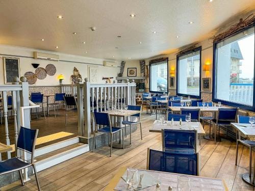 Au Ptit Mousse - Hotel et Restaurant Hotel in Courseulles-sur-Mer
