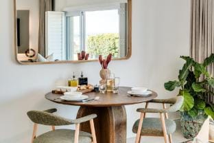 Peaceful Apartment in Camps Bay Sapphire Tide Suit Hotel in Camps Bay