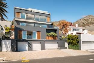 Peaceful Apartment in Camps Bay Sapphire Tide Suit Hotel in Camps Bay